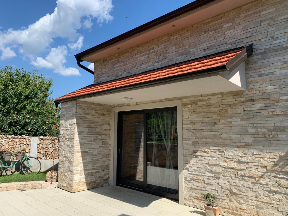 Vila Kameni Dvori Donji Proložac Exteriér fotografie