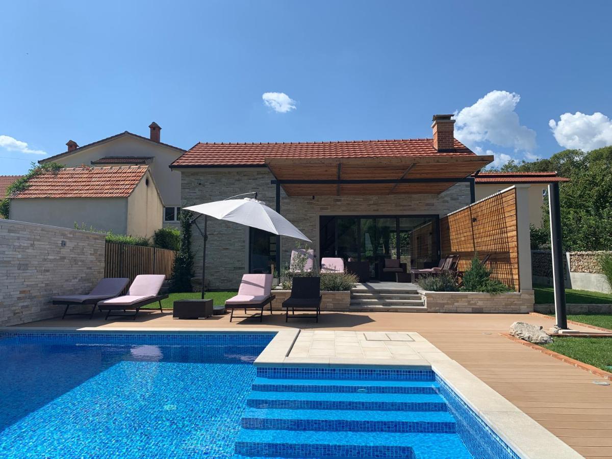 Vila Kameni Dvori Donji Proložac Exteriér fotografie