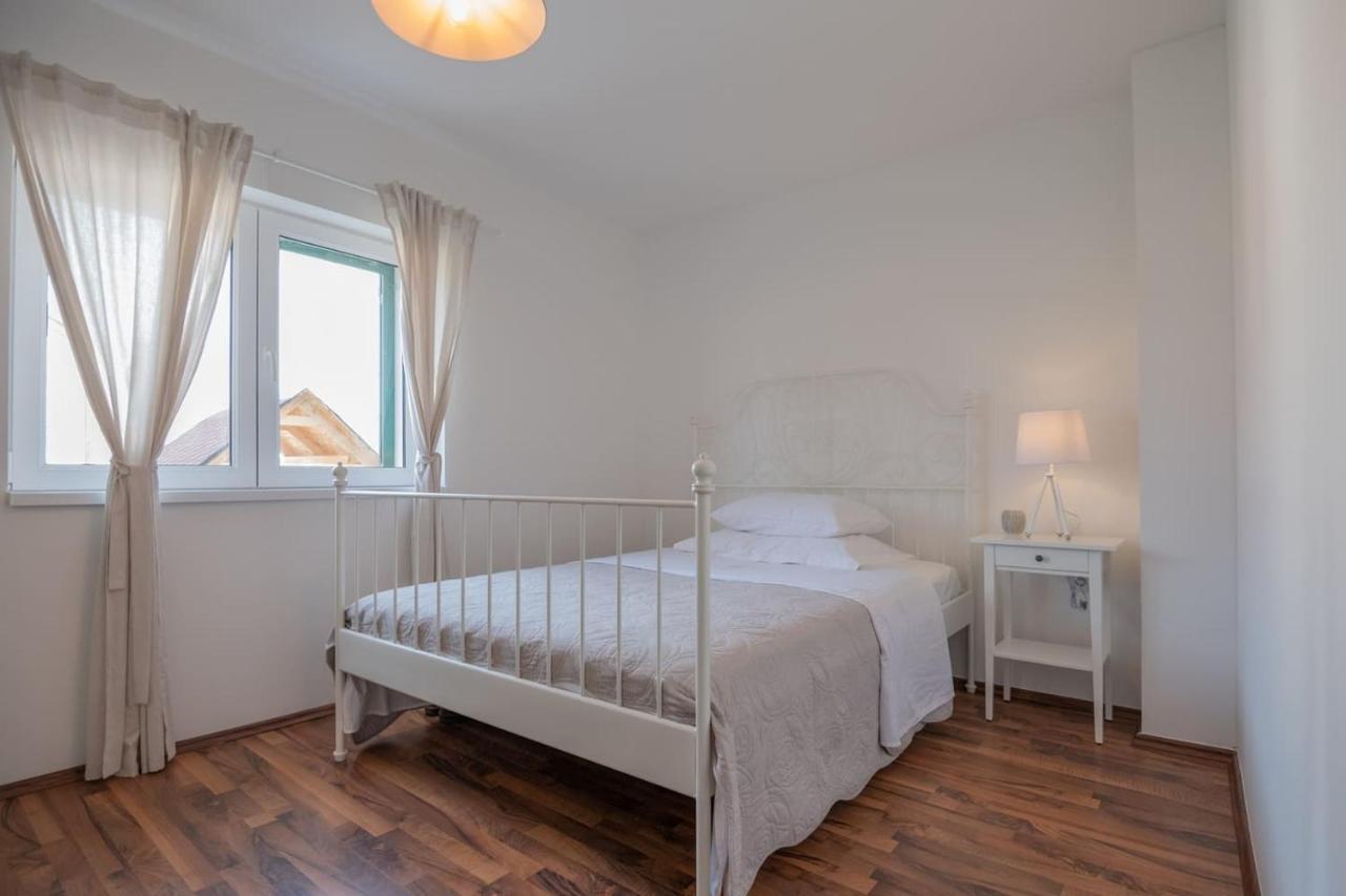 Vila Kameni Dvori Donji Proložac Exteriér fotografie