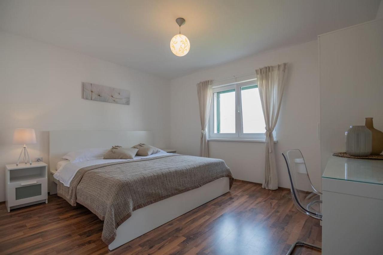 Vila Kameni Dvori Donji Proložac Exteriér fotografie