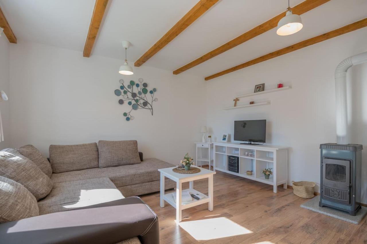 Vila Kameni Dvori Donji Proložac Exteriér fotografie