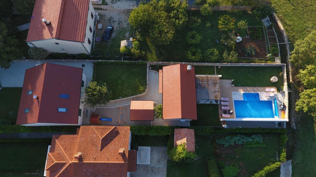 Vila Kameni Dvori Donji Proložac Exteriér fotografie